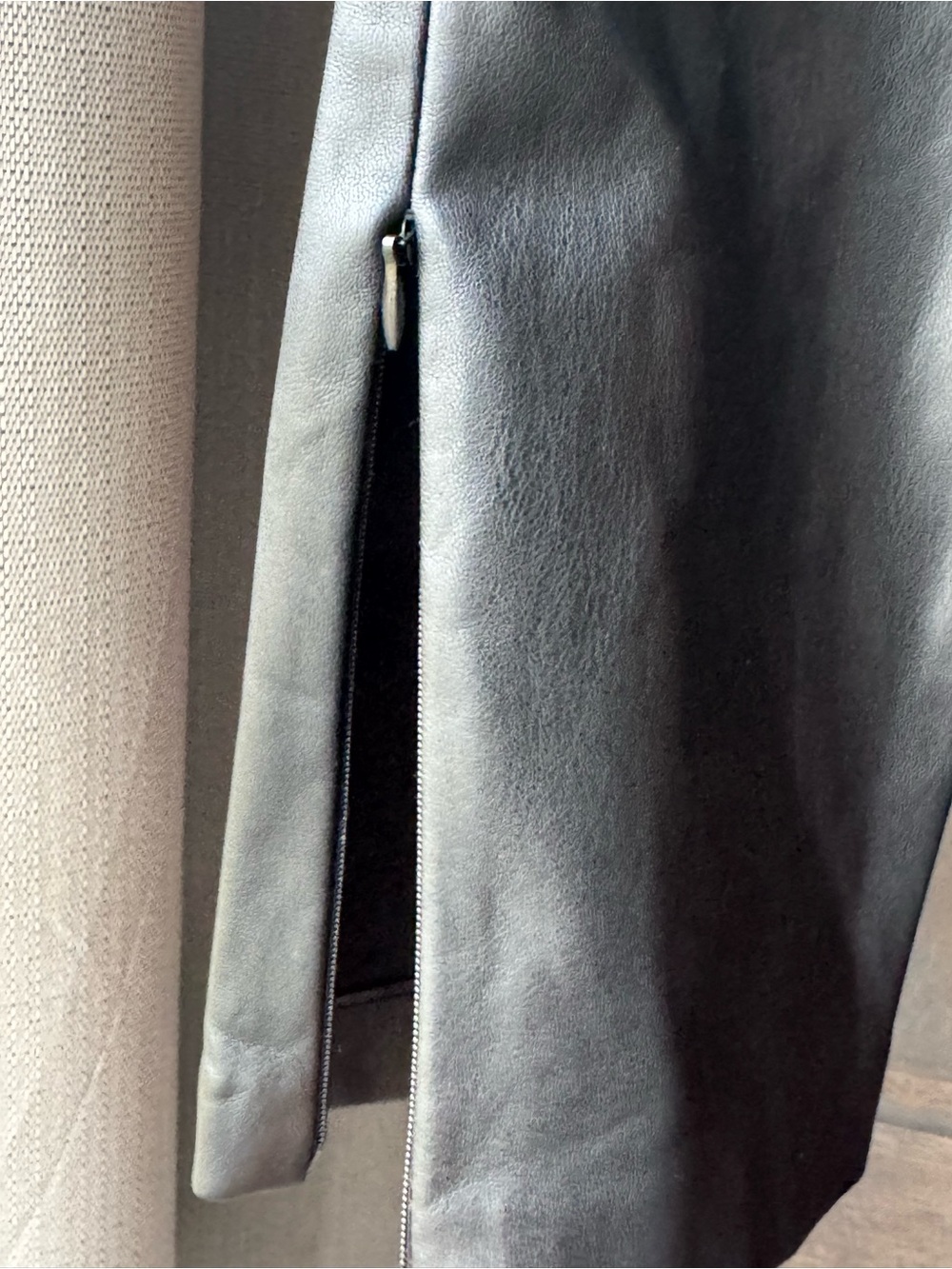 Mango Black Faux Leather womens pants medium Euc - Picture 4 of 6